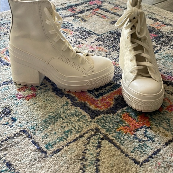 White heeled converse boots - Picture 2 of 3